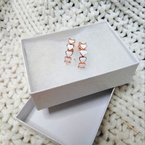 2 For 25$ Elegant Heart Earrings in Rose Gold and White